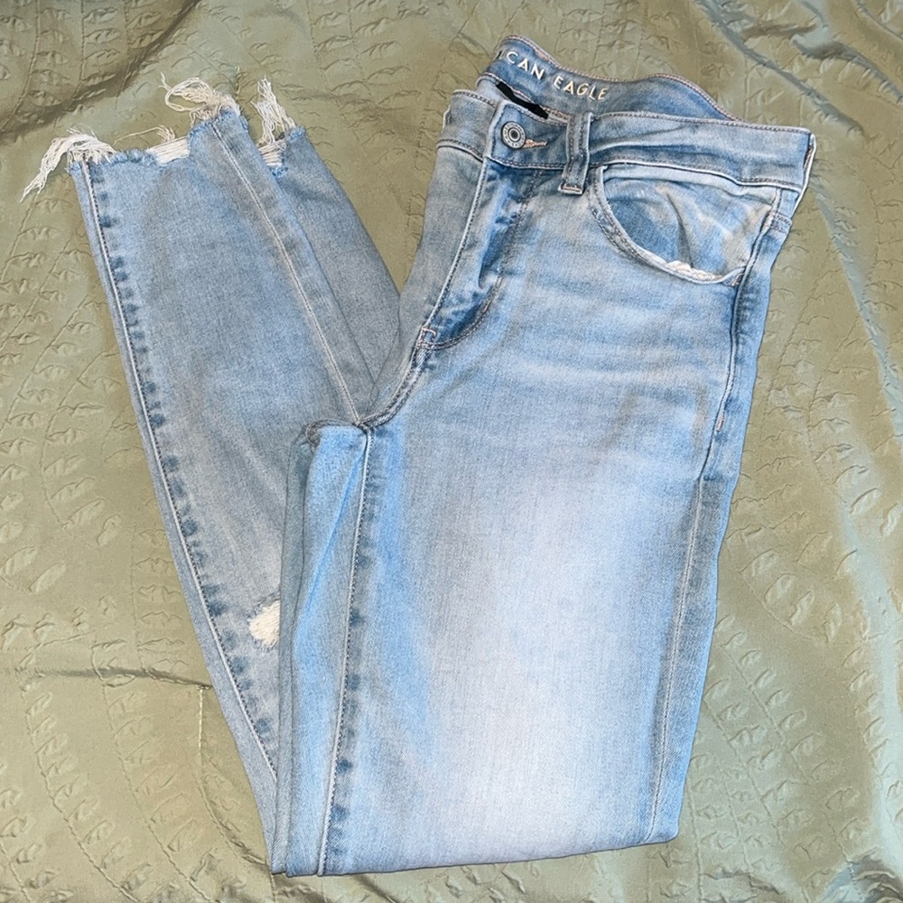 AMERICAN EAGLE Ripped Light Blue Jeggings